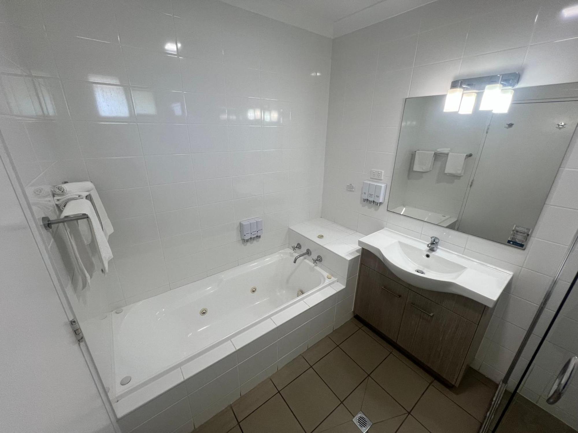Adelong Motel Narrabri Ngoại thất bức ảnh